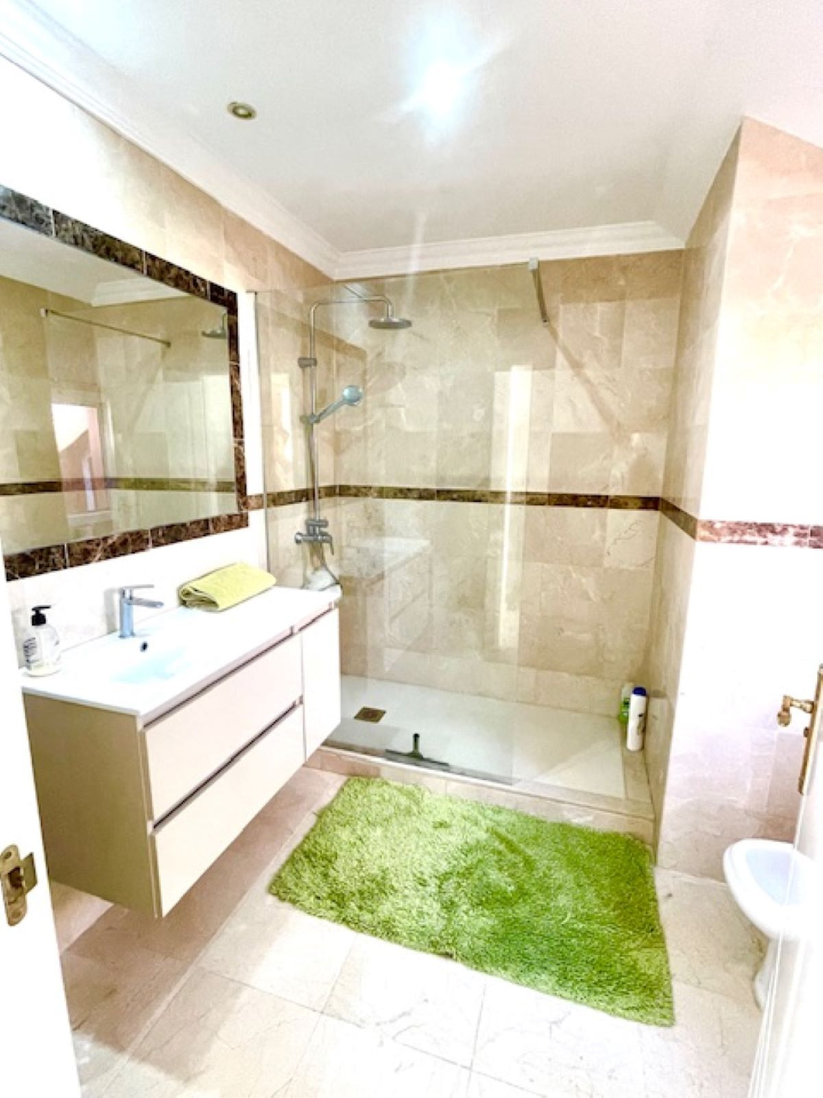 Appartement te koop in Estepona | 3 slaapkamers H5160226