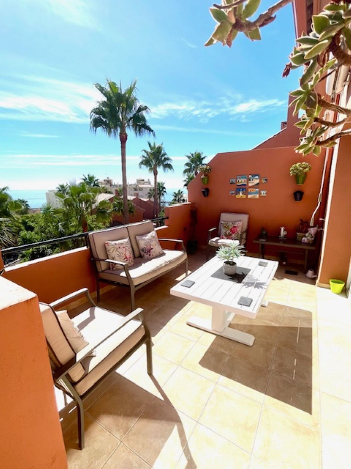 Appartement te koop in Estepona | 3 slaapkamers H5160226