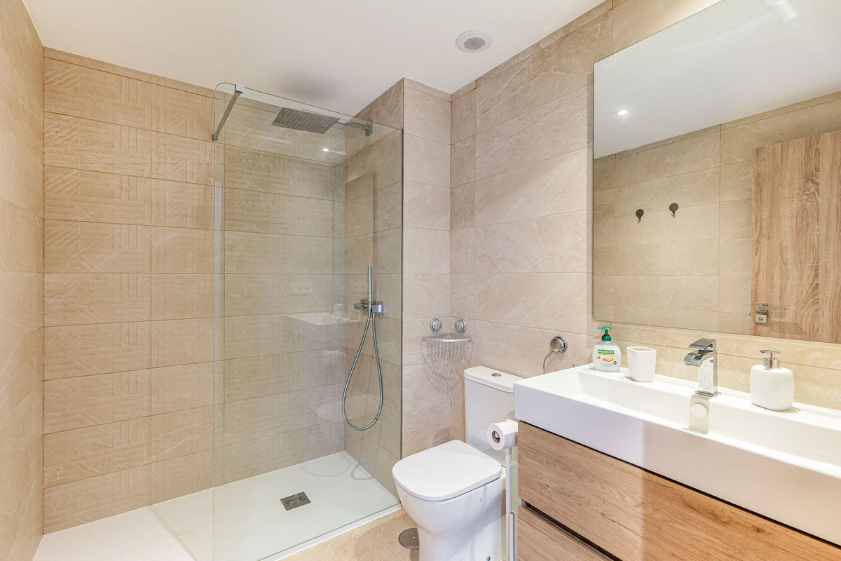 Penthouse te koop in Estepona | 2 slaapkamers H5183275