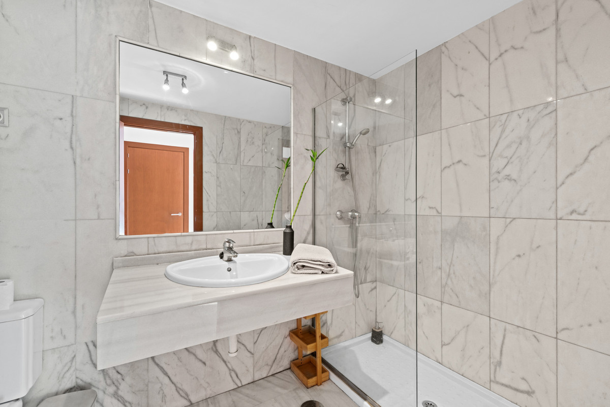 Appartement te koop in Estepona | 2 slaapkamers H5213683