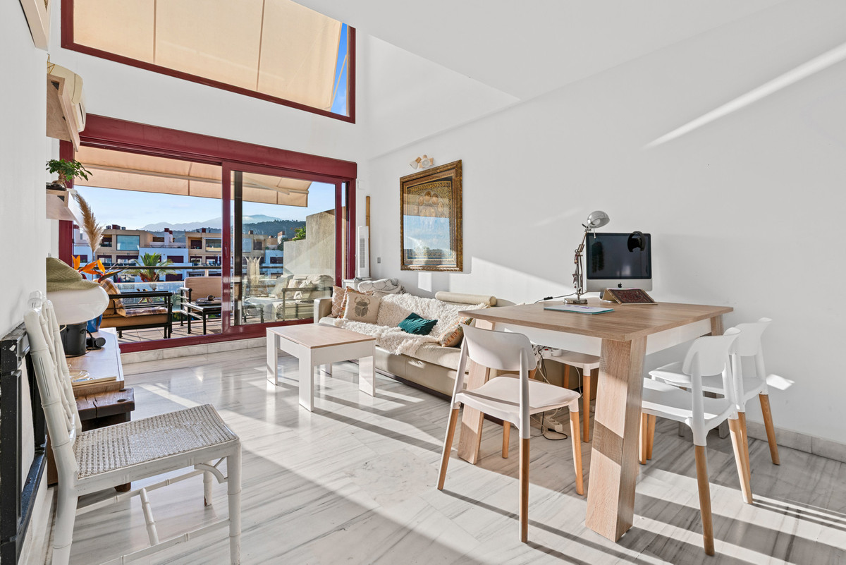 Appartement te koop in Estepona | 2 slaapkamers H5213683