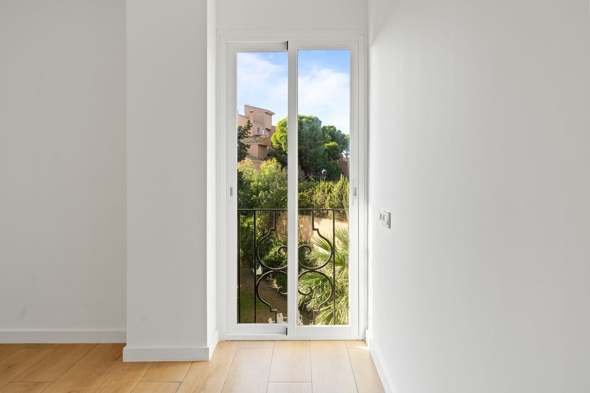 Appartement te koop in Estepona | 2 slaapkamers H5215636