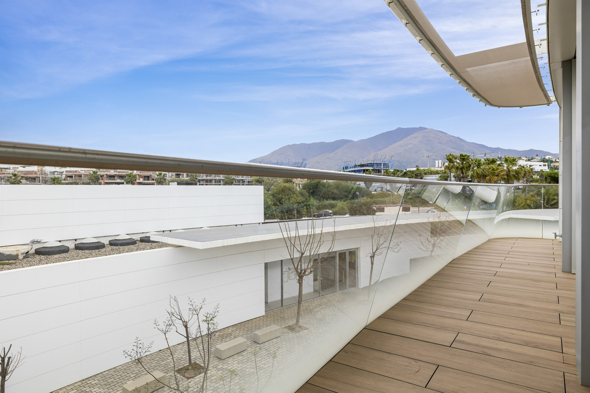 Appartement te koop in Estepona | 3 slaapkamers H5227999