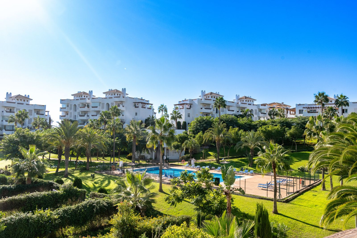 Appartement te koop in Estepona | 3 slaapkamers H5240245
