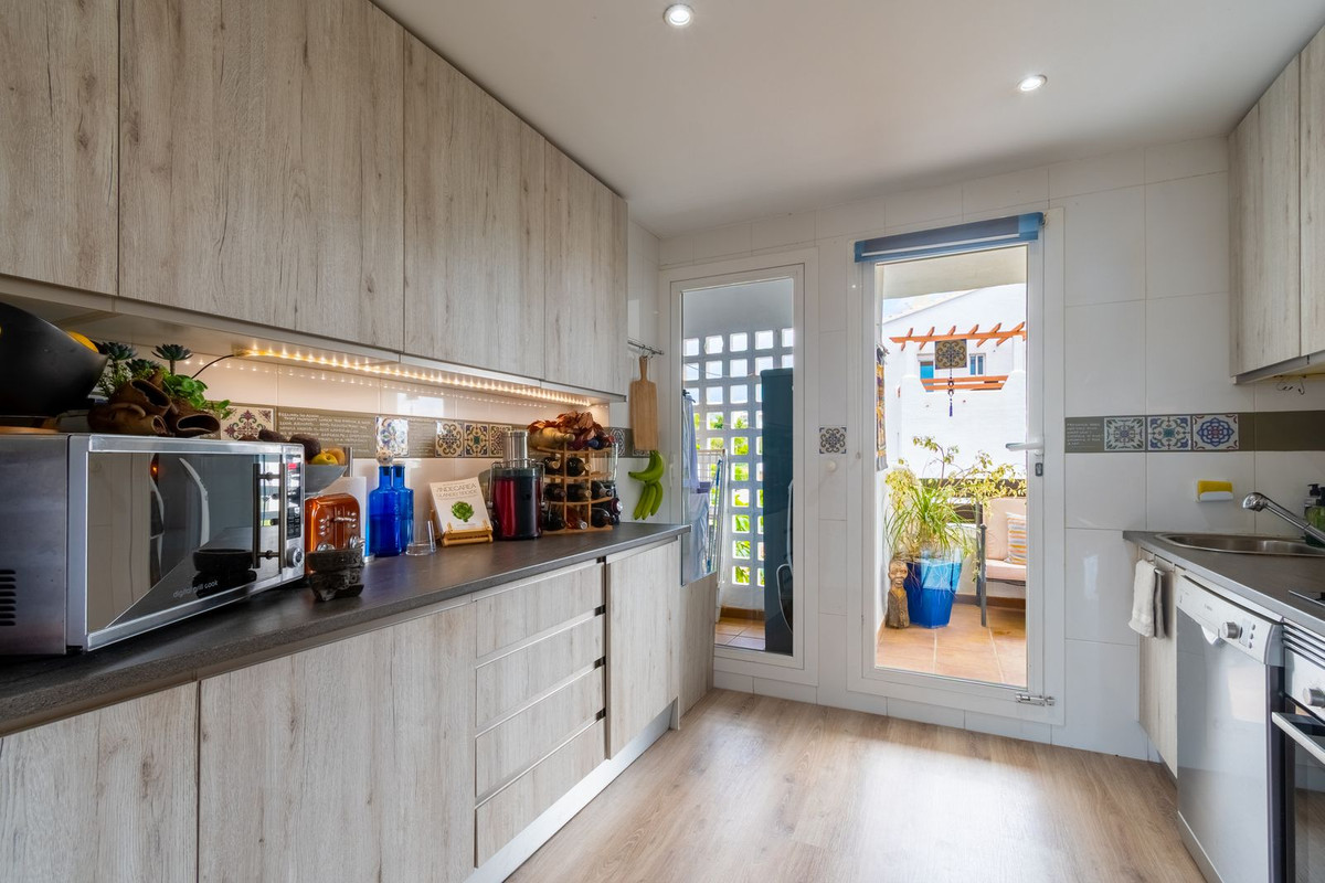 Appartement te koop in Estepona | 3 slaapkamers H5240245