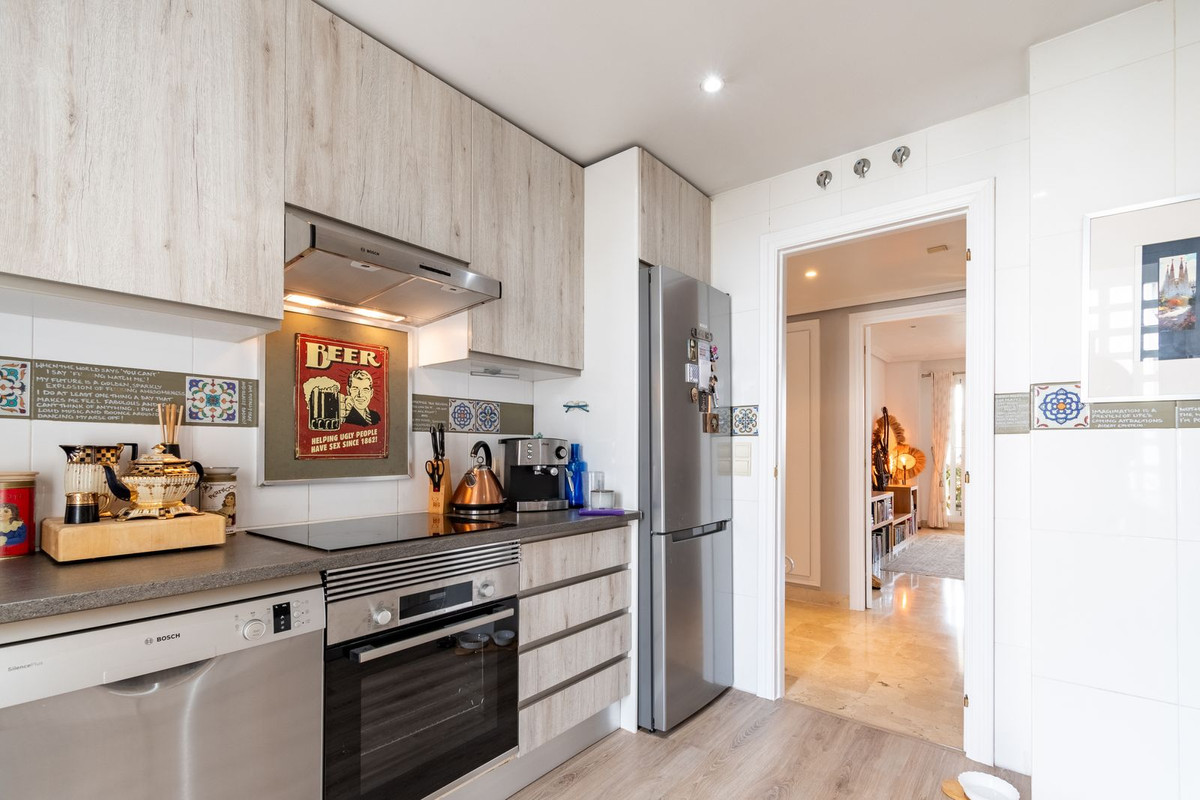 Appartement te koop in Estepona | 3 slaapkamers H5240245