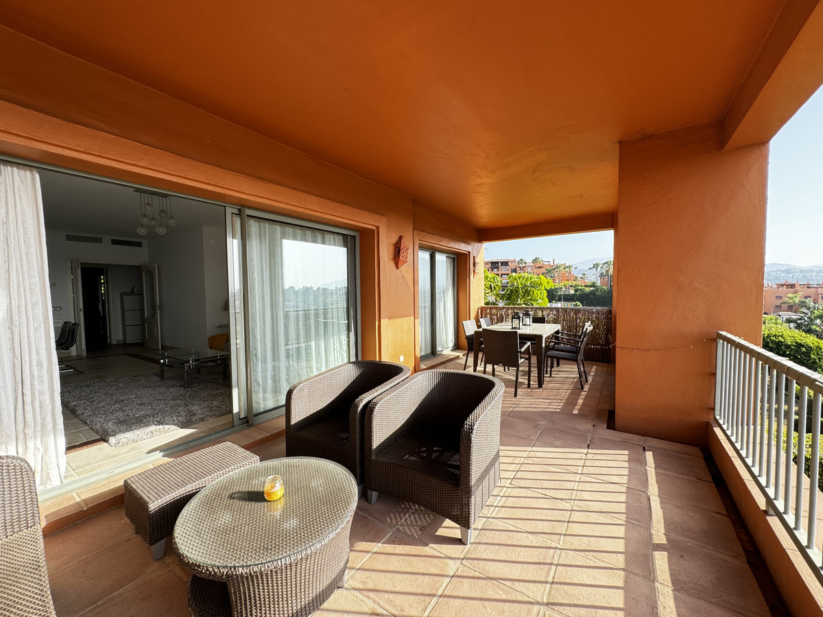 Appartement te koop in Estepona | 2 slaapkamers H5244364