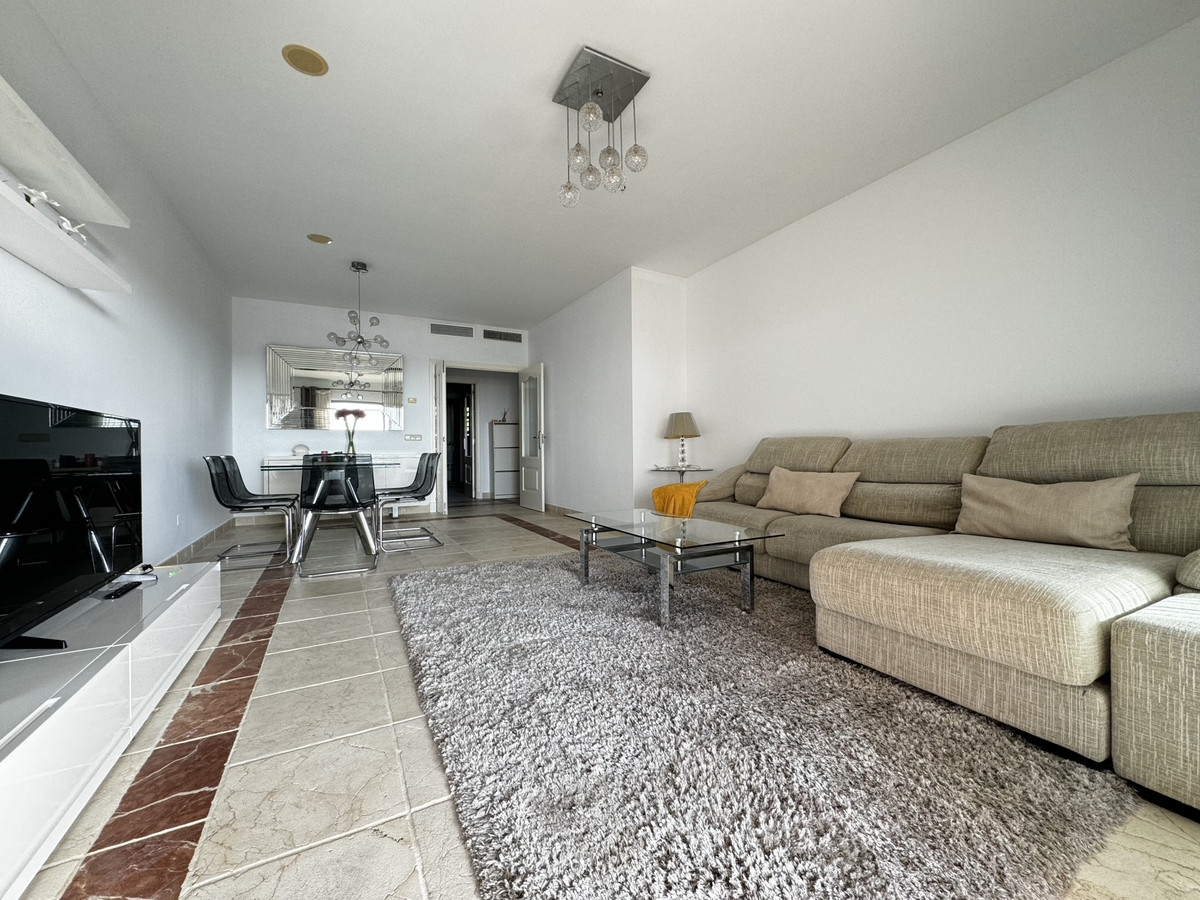 Appartement te koop in Estepona | 2 slaapkamers H5244364