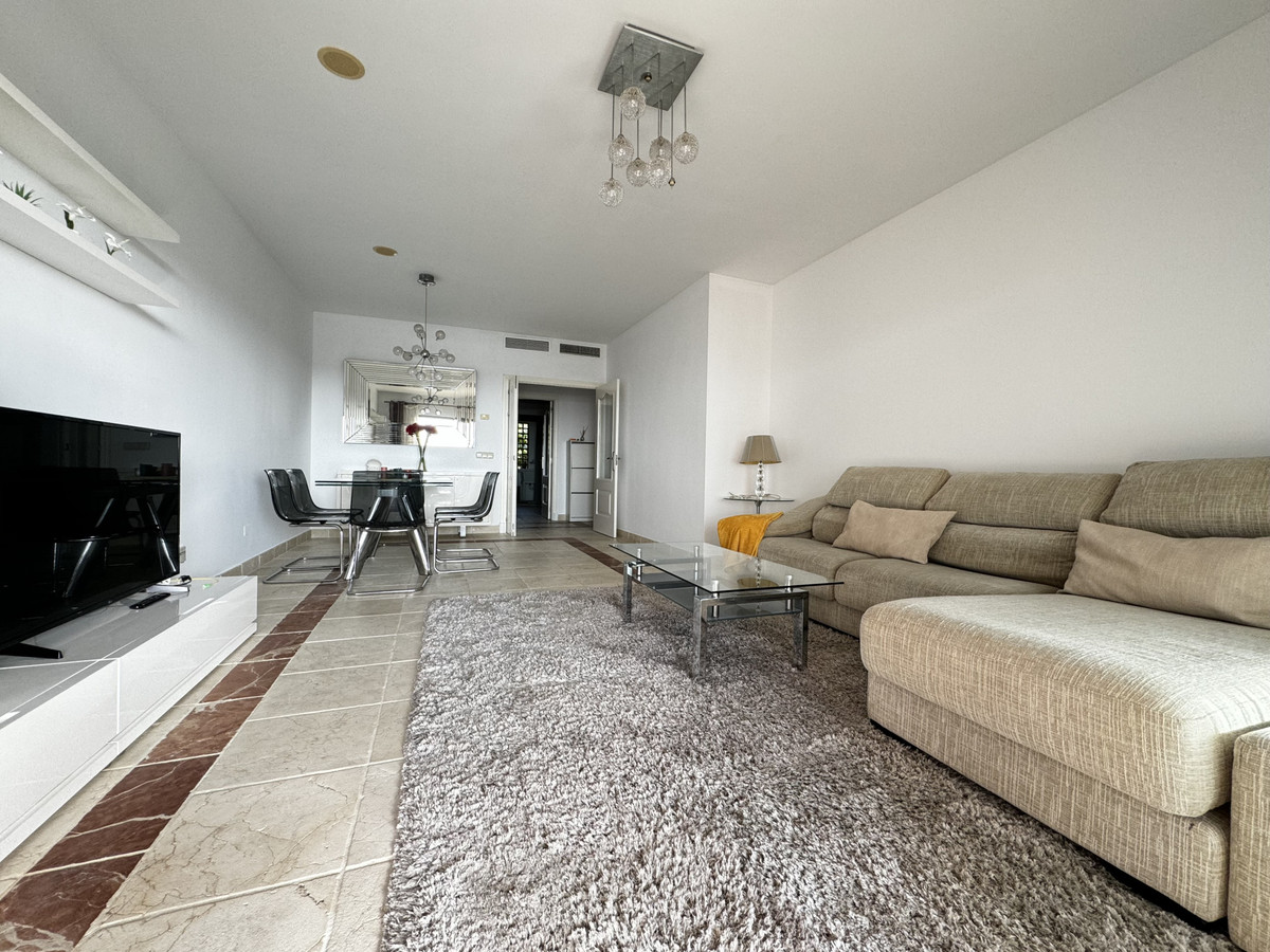 Appartement te koop in Estepona | 2 slaapkamers H5244364
