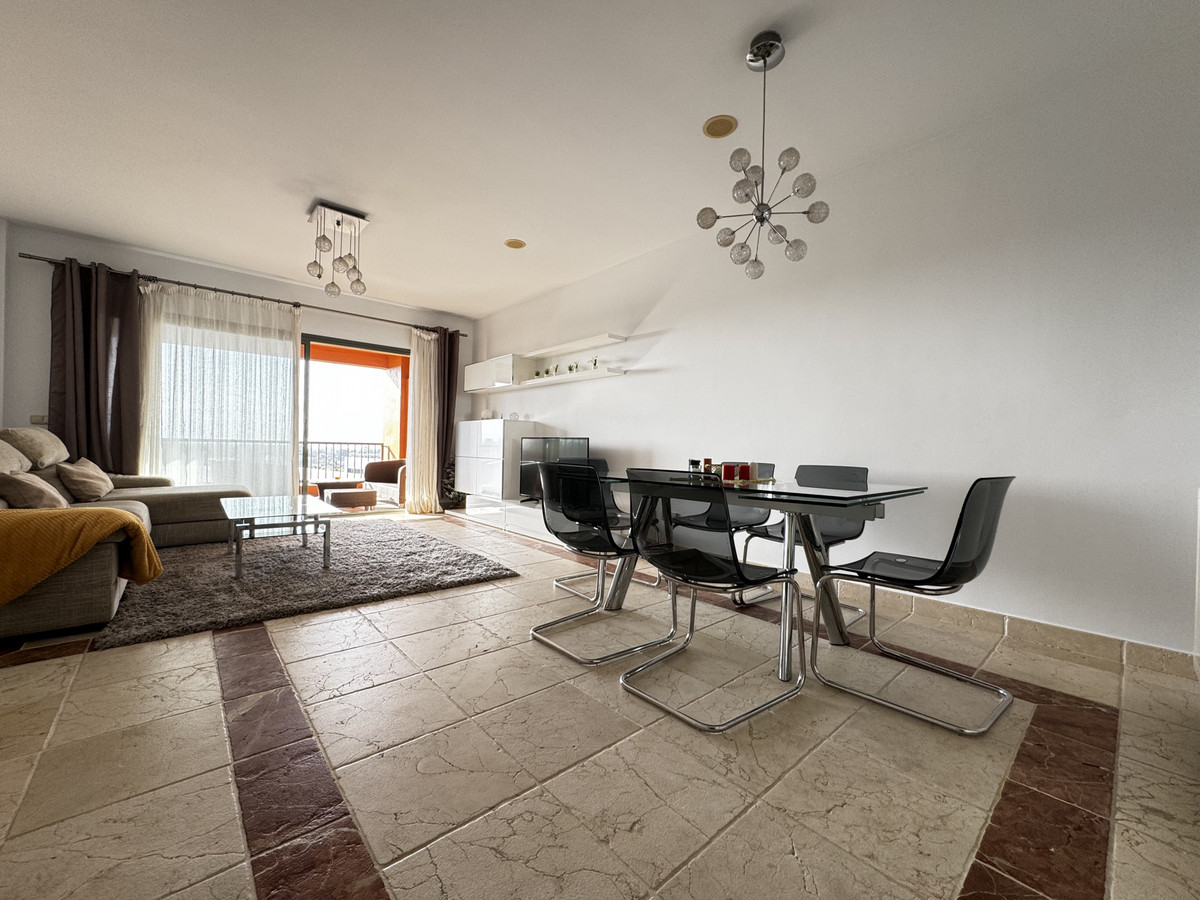 Appartement te koop in Estepona | 2 slaapkamers H5244364