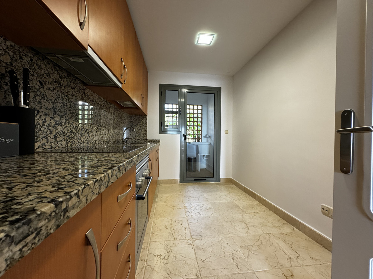 Appartement te koop in Estepona | 2 slaapkamers H5244364