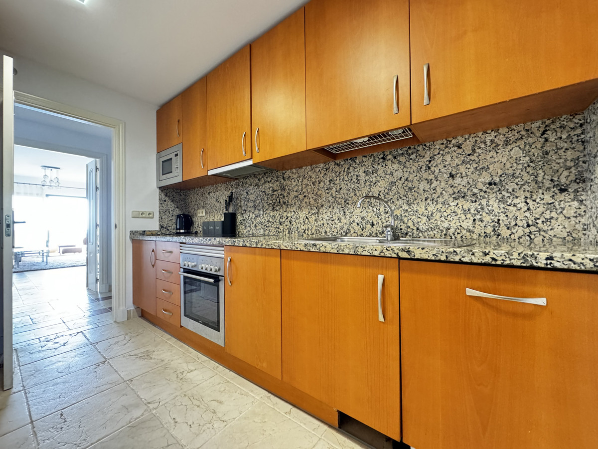 Appartement te koop in Estepona | 2 slaapkamers H5244364