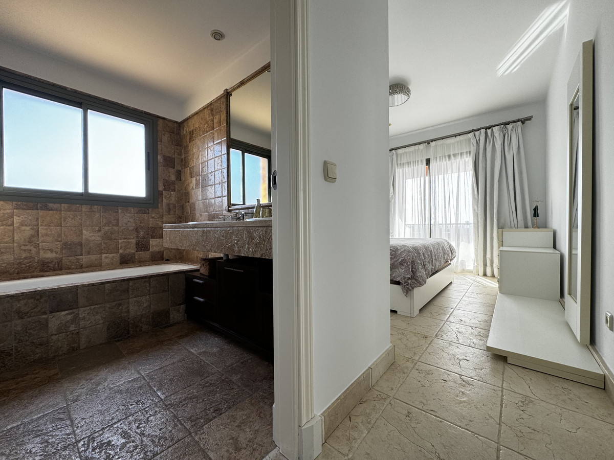 Appartement te koop in Estepona | 2 slaapkamers H5244364