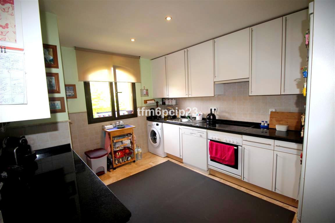 Appartement te koop in Estepona | 3 slaapkamers H5245606