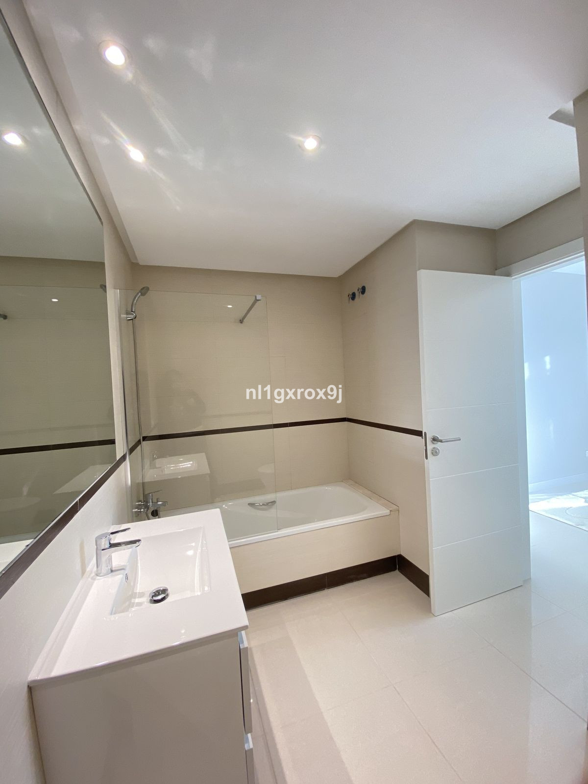 Appartement te koop in Estepona | 2 slaapkamers H5245687