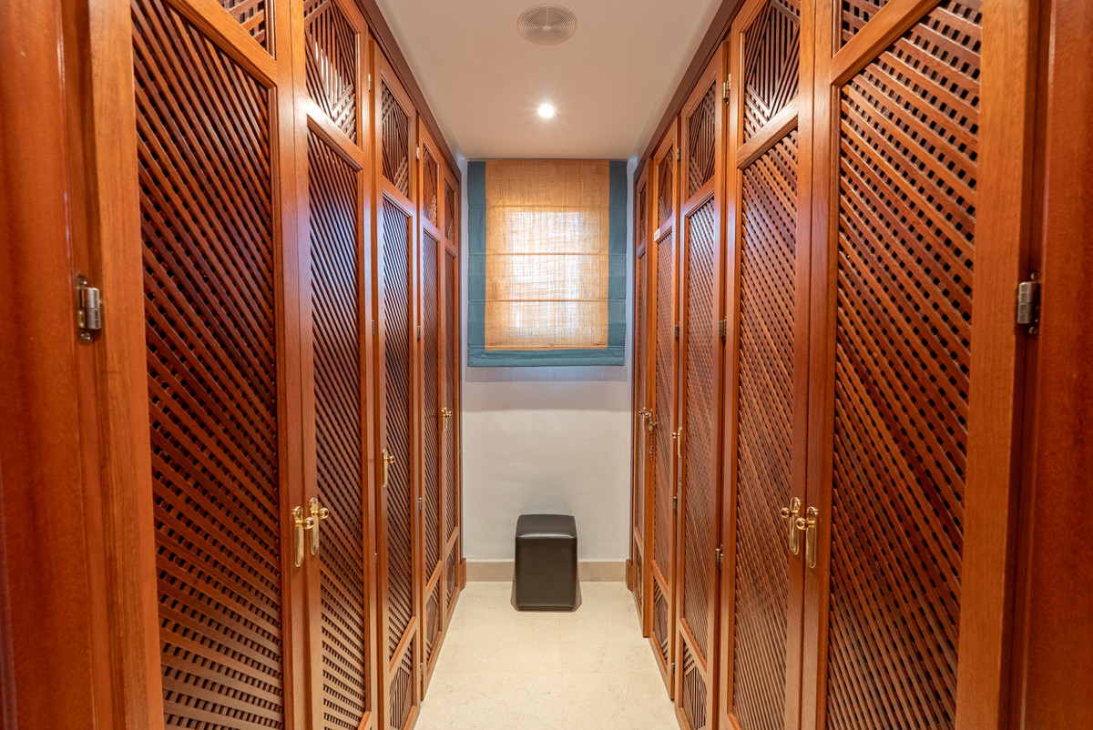 Penthouse te koop in Estepona | 1 slaapkamers H5255689