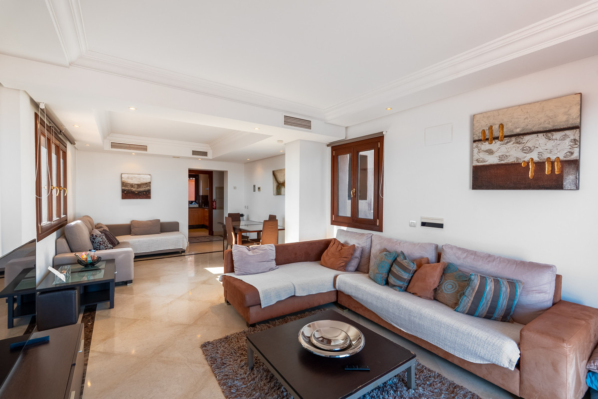 Penthouse te koop in Estepona | 1 slaapkamers H5255689