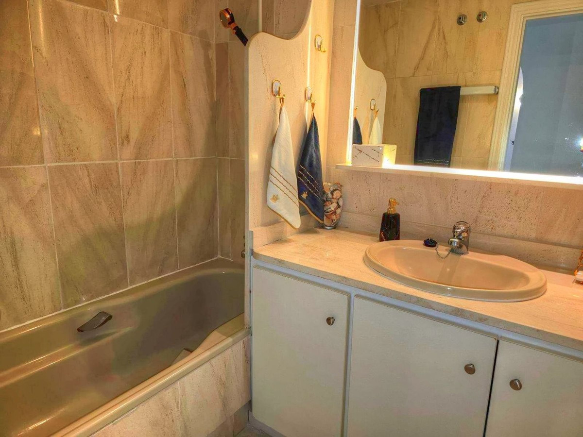 Appartement te koop in Estepona | 2 slaapkamers H5256355