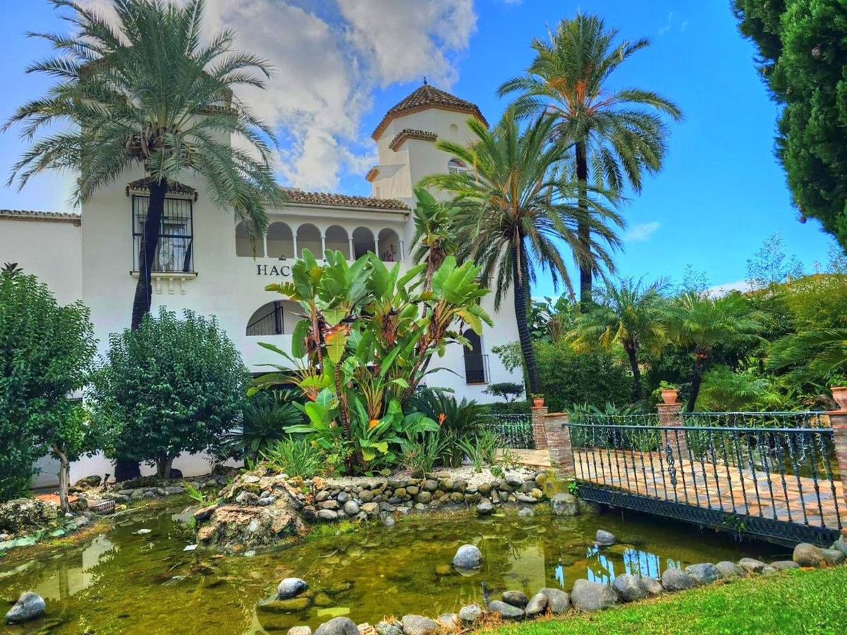 Appartement te koop in Estepona | 2 slaapkamers H5256355