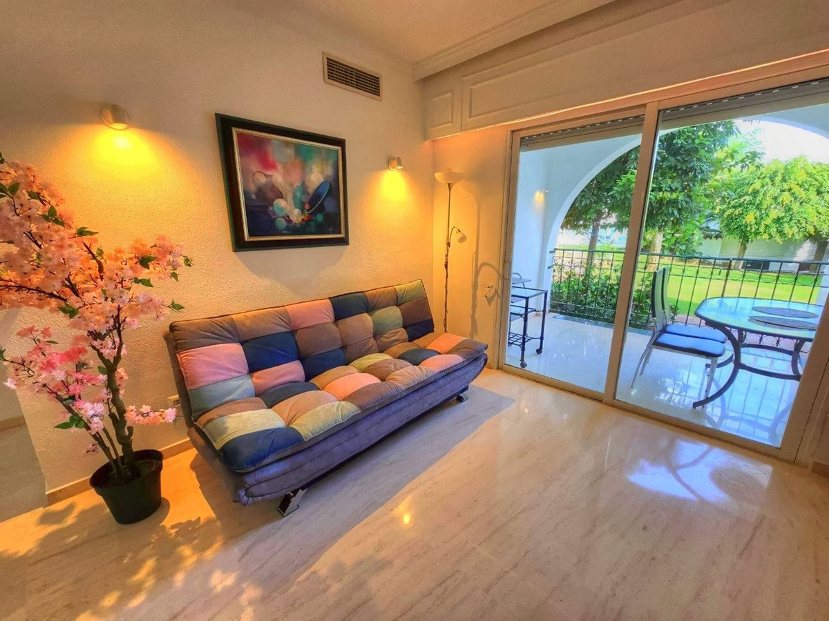 Appartement te koop in Estepona | 2 slaapkamers H5256355