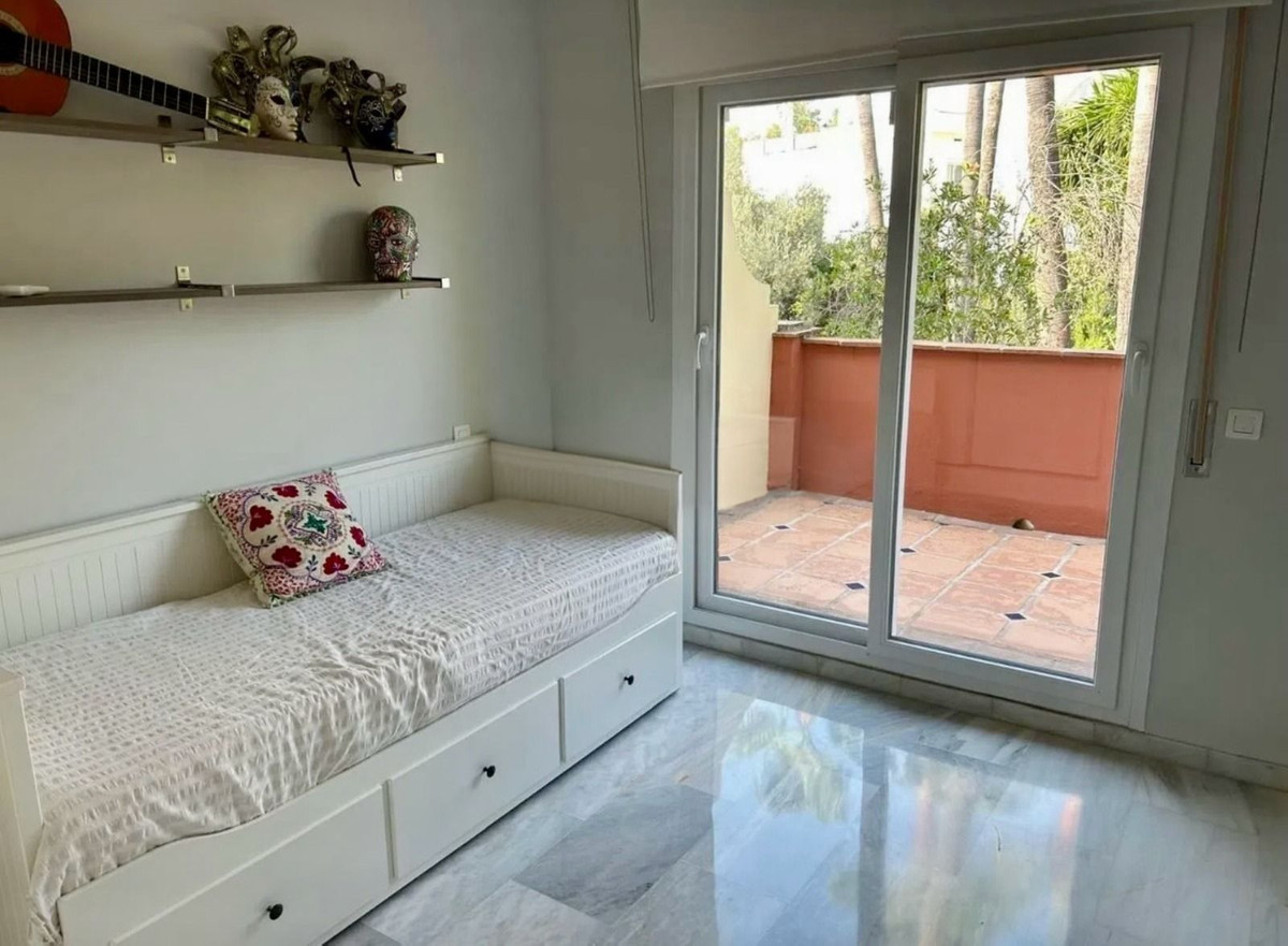 Appartement te koop in Estepona | 4 slaapkamers H5261461
