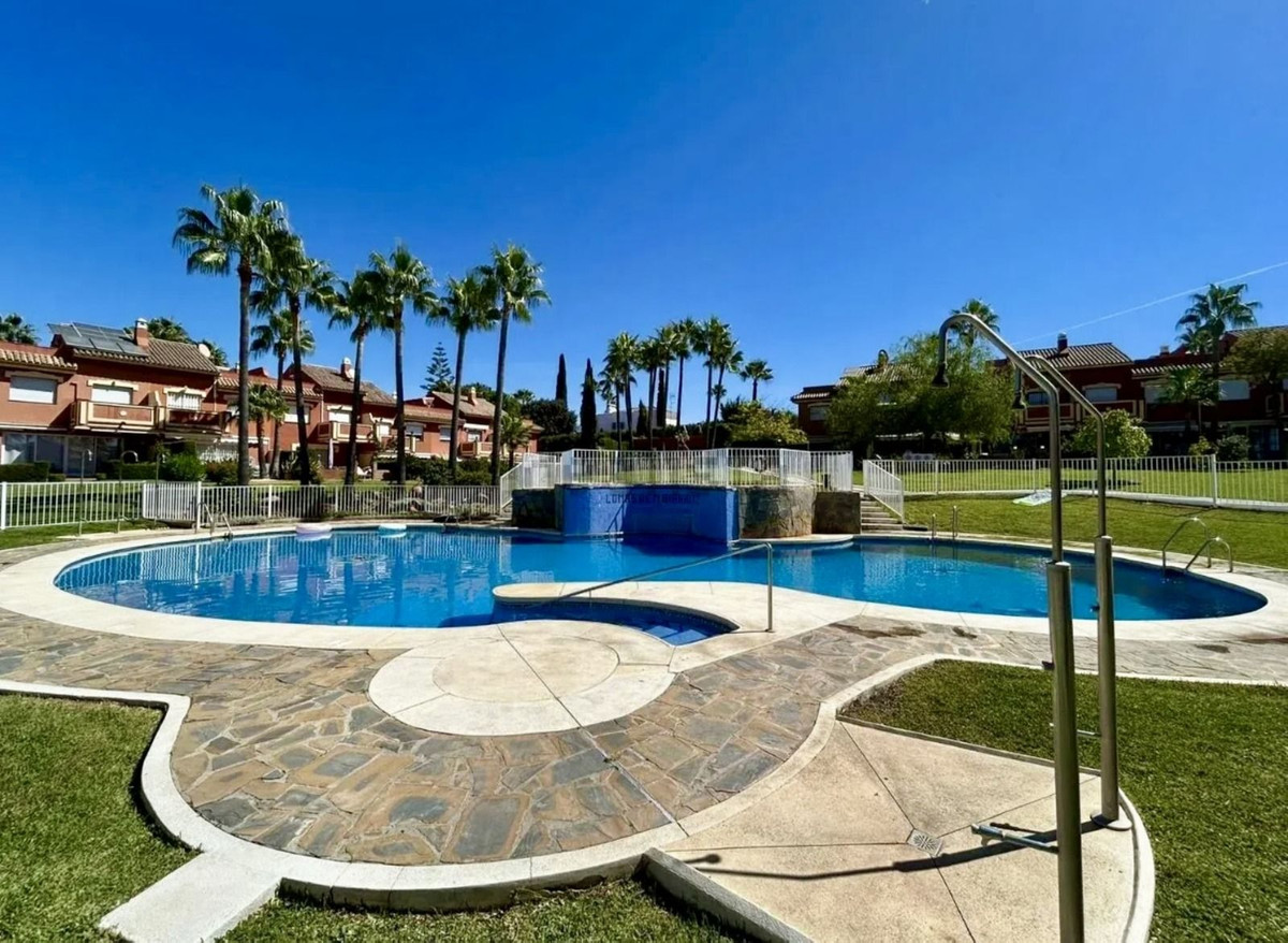 Appartement te koop in Estepona | 4 slaapkamers H5261461