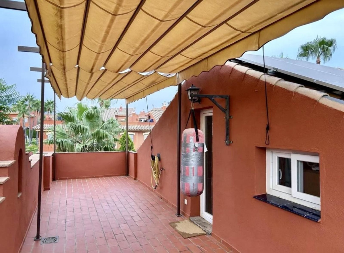 Appartement te koop in Estepona | 4 slaapkamers H5261461