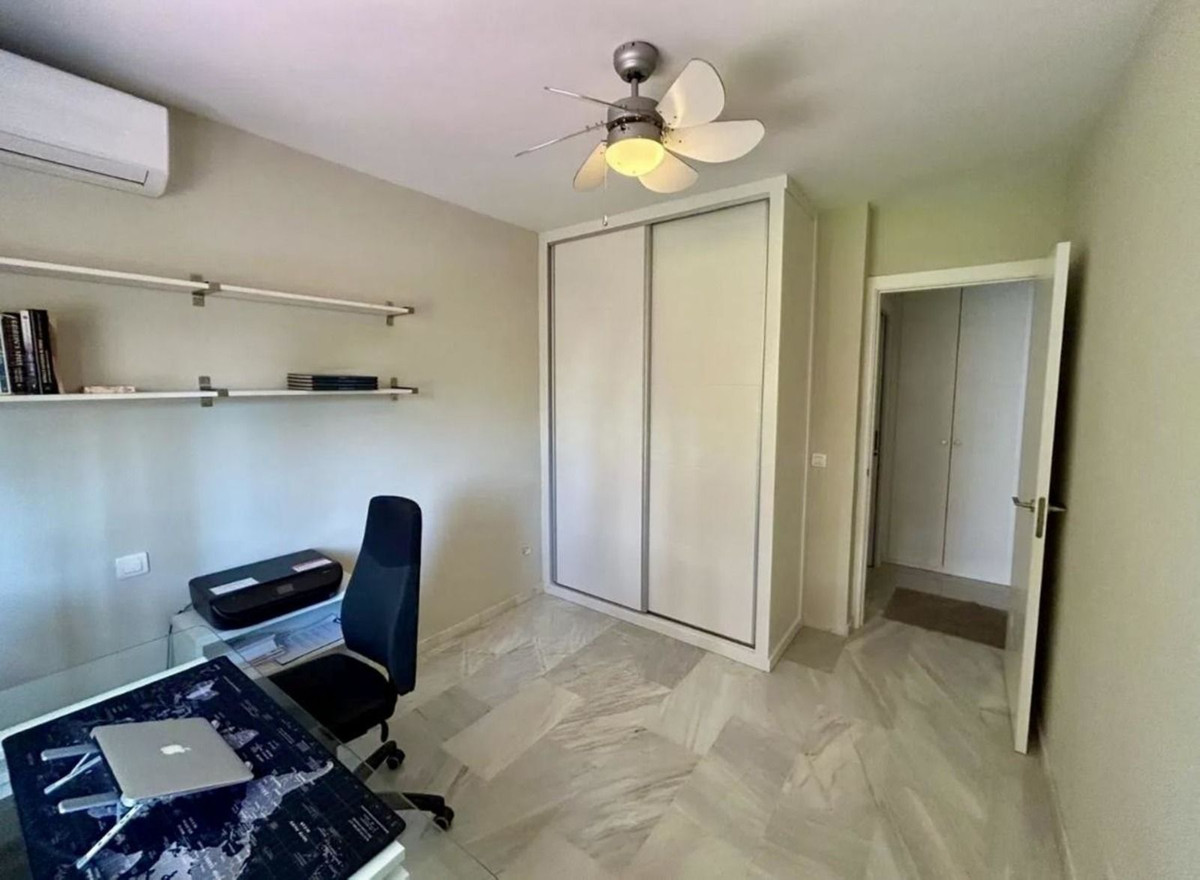 Appartement te koop in Estepona | 4 slaapkamers H5261461