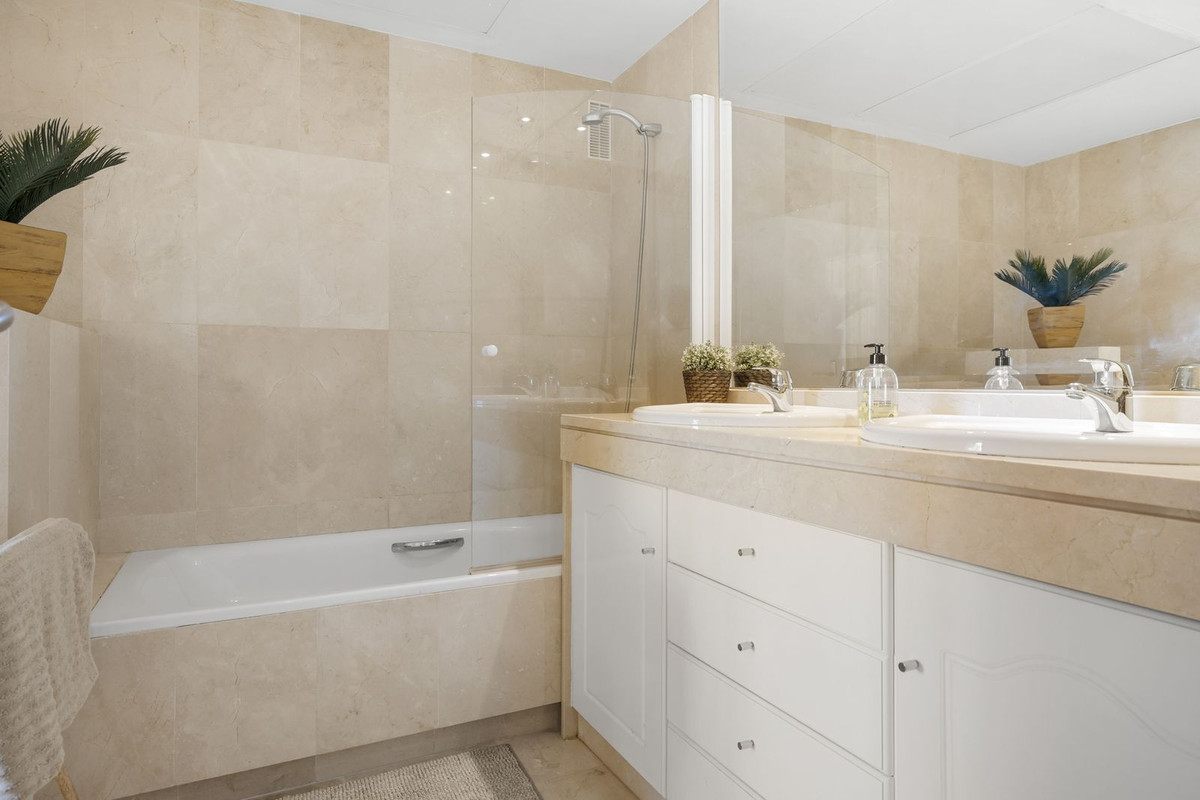 Appartement te koop in Estepona | 2 slaapkamers H5263582