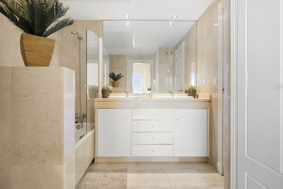 Appartement te koop in Estepona | 2 slaapkamers H5263582