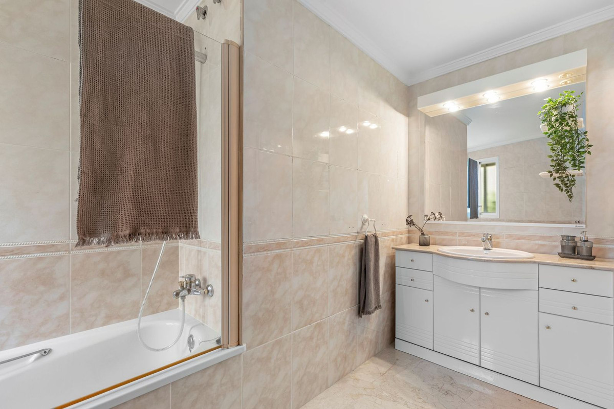 Duplex te koop in Estepona | 3 slaapkamers H5265277