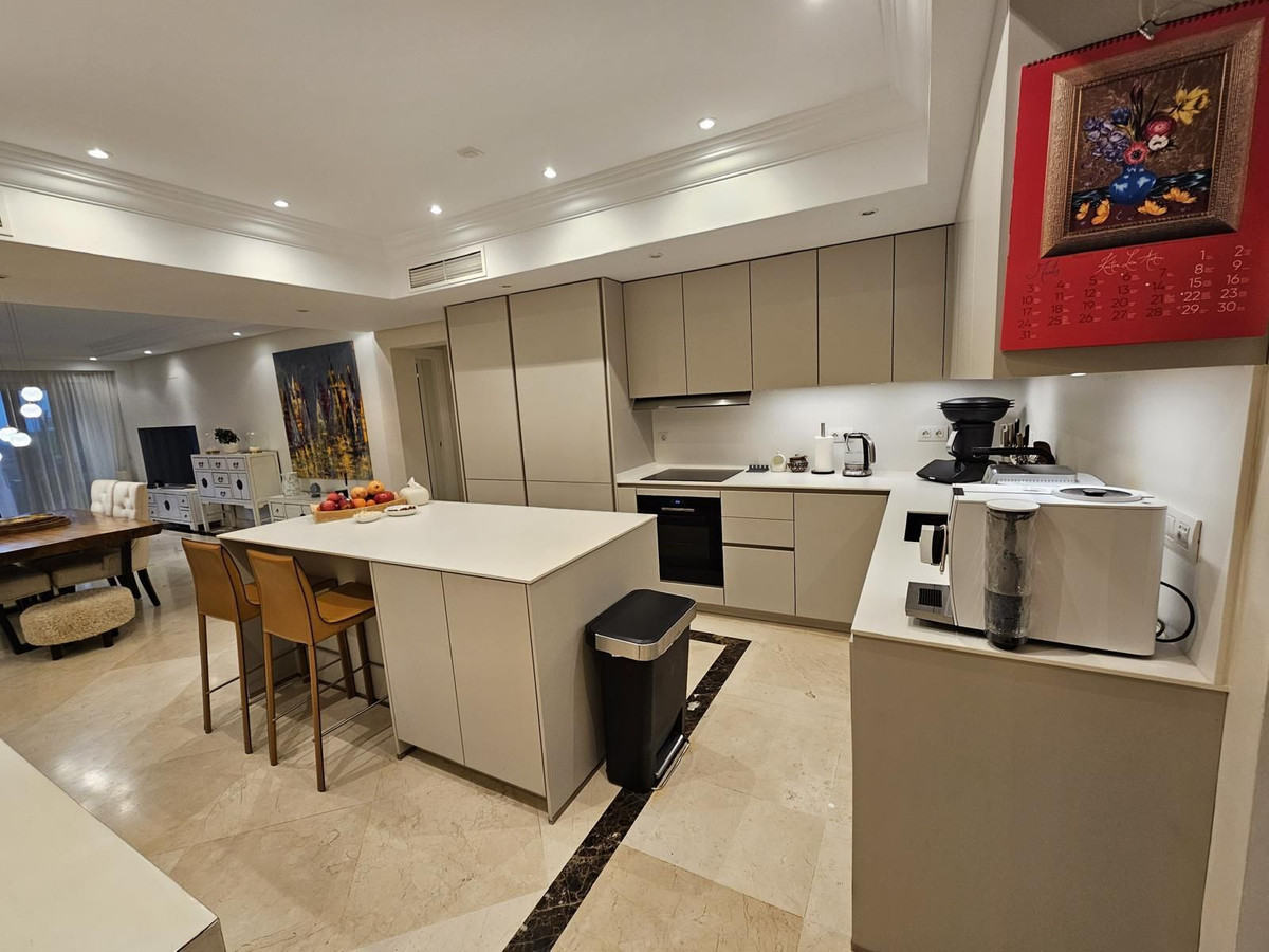 Appartement te koop in Estepona | 3 slaapkamers H5271760