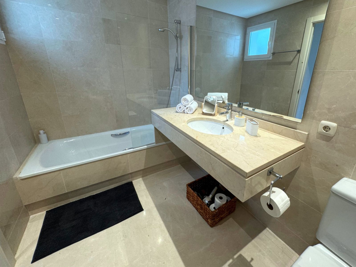 Penthouse te koop in Estepona | 2 slaapkamers H5274193