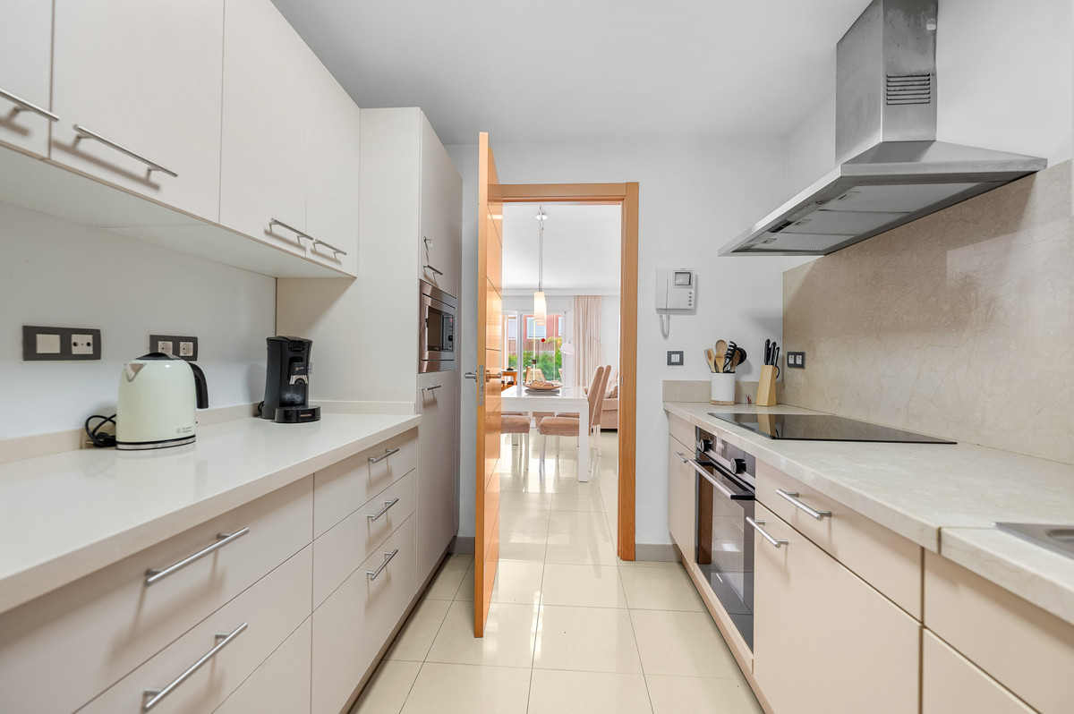 Appartement te koop in Estepona | 2 slaapkamers H5283325