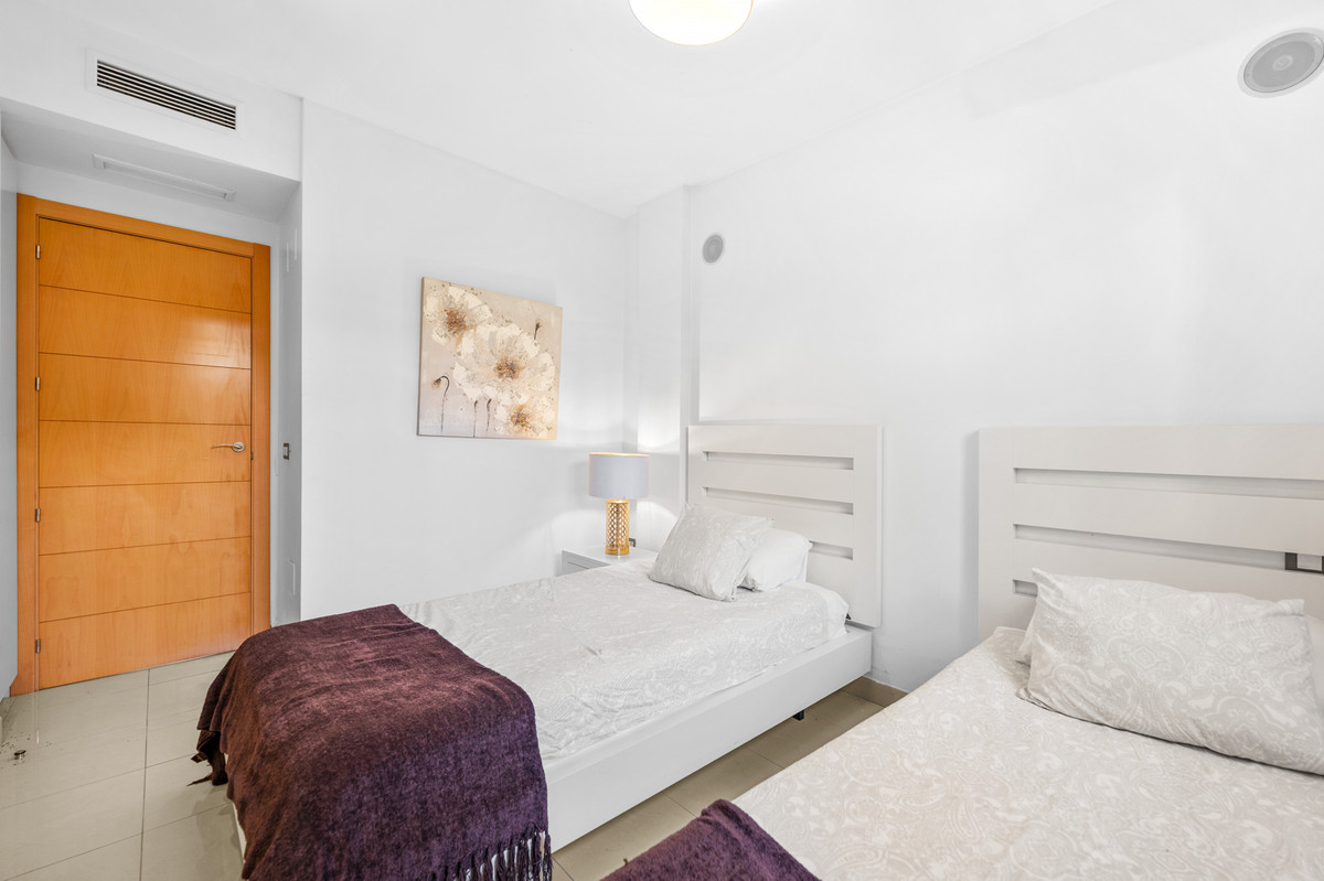 Appartement te koop in Estepona | 2 slaapkamers H5283325