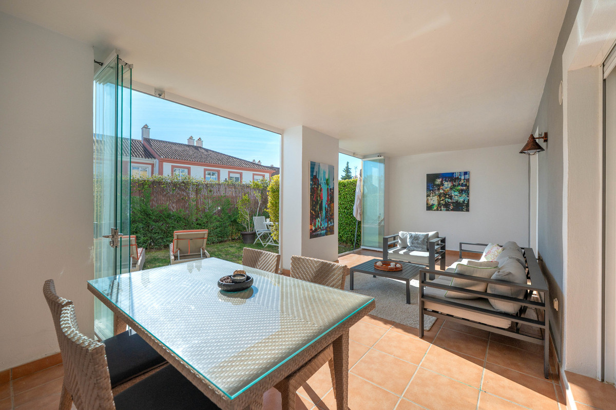 Appartement te koop in Estepona | 2 slaapkamers H5283325