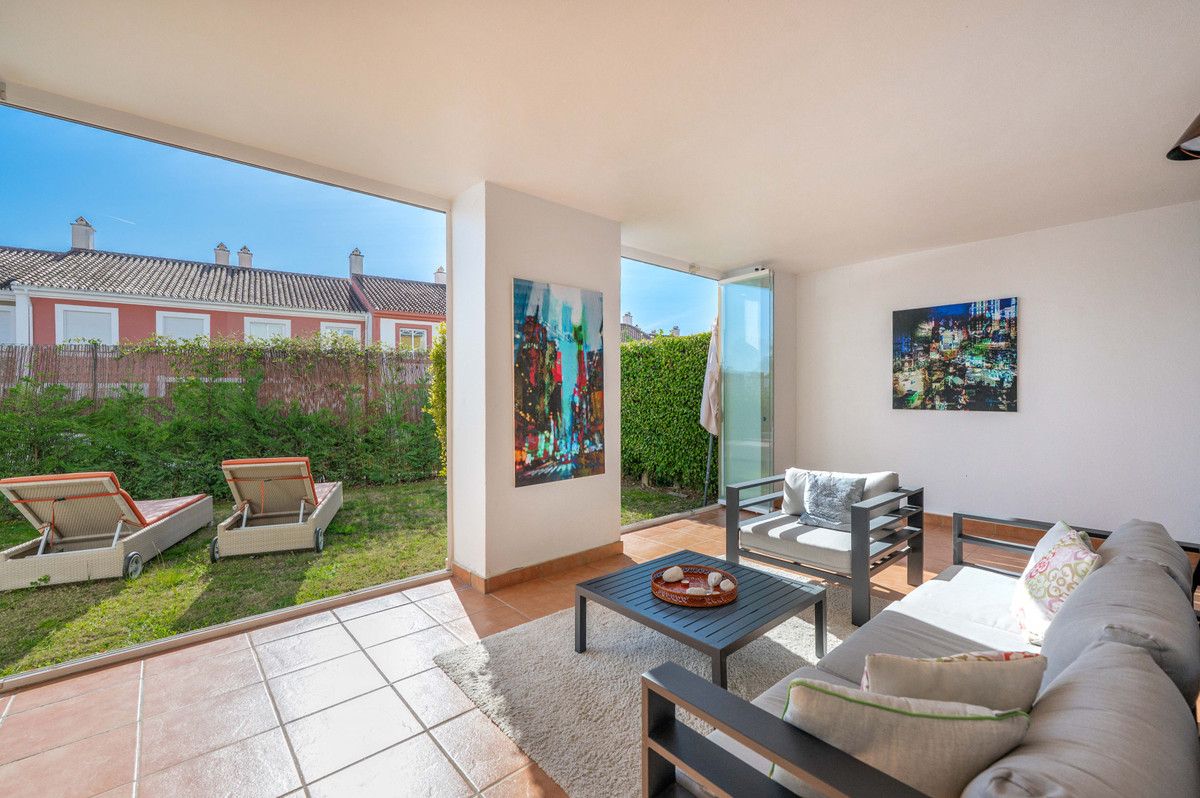 Appartement te koop in Estepona | 2 slaapkamers H5283325