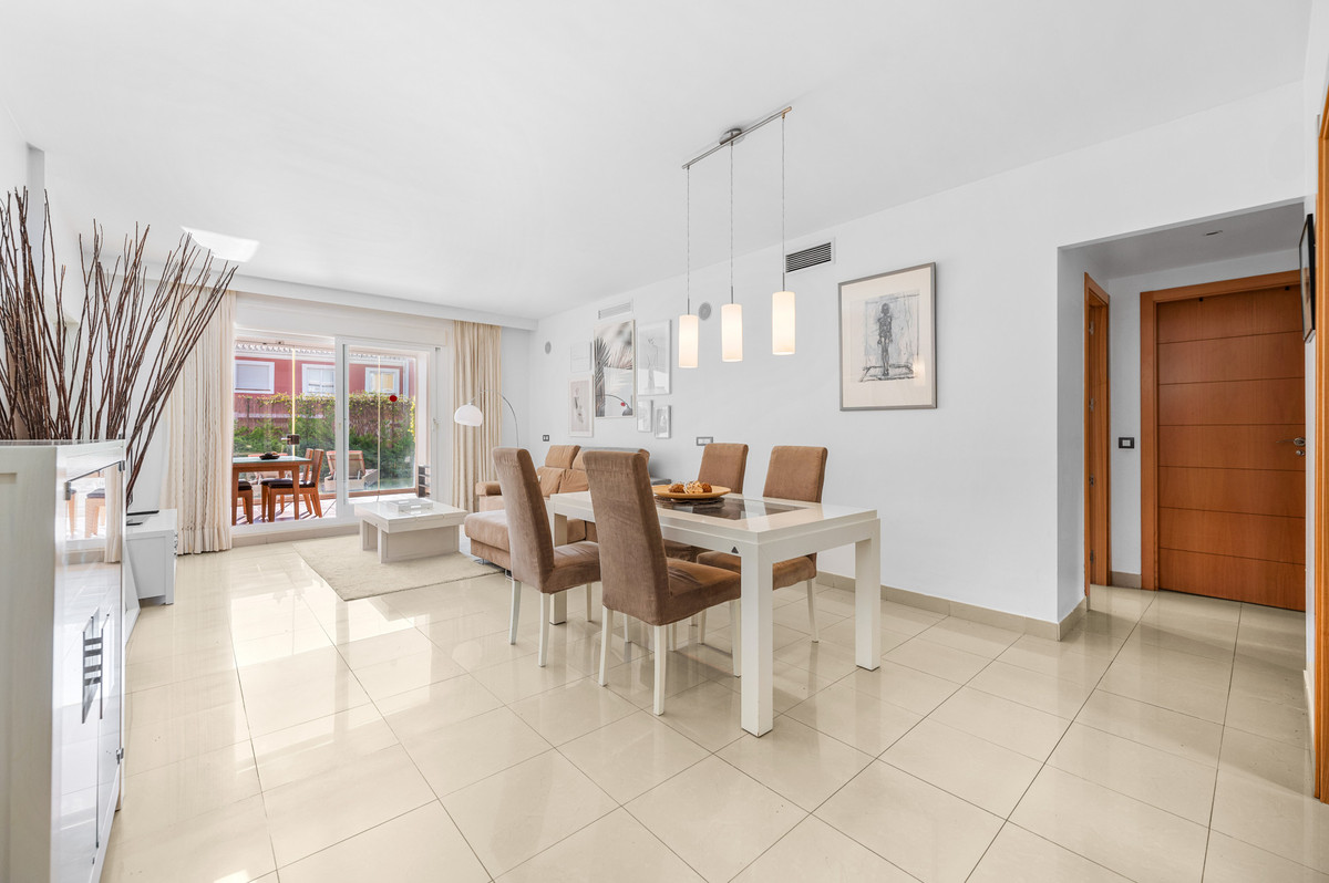 Appartement te koop in Estepona | 2 slaapkamers H5283325