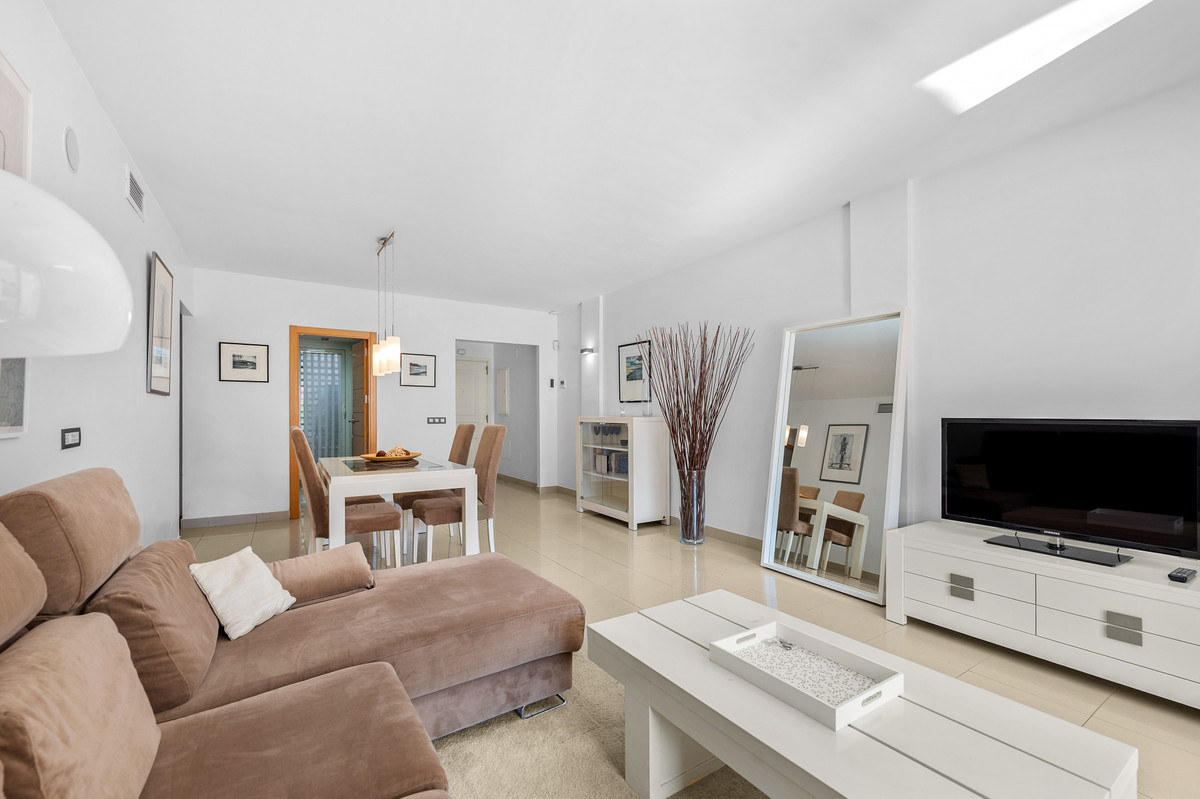 Appartement te koop in Estepona | 2 slaapkamers H5283325