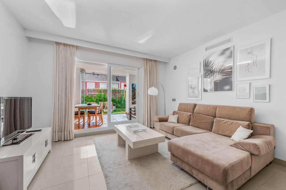 Appartement te koop in Estepona | 2 slaapkamers H5283325