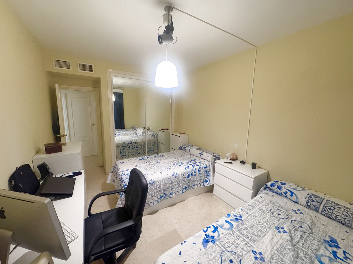 Appartement te koop in Estepona | 4 slaapkamers H5283676