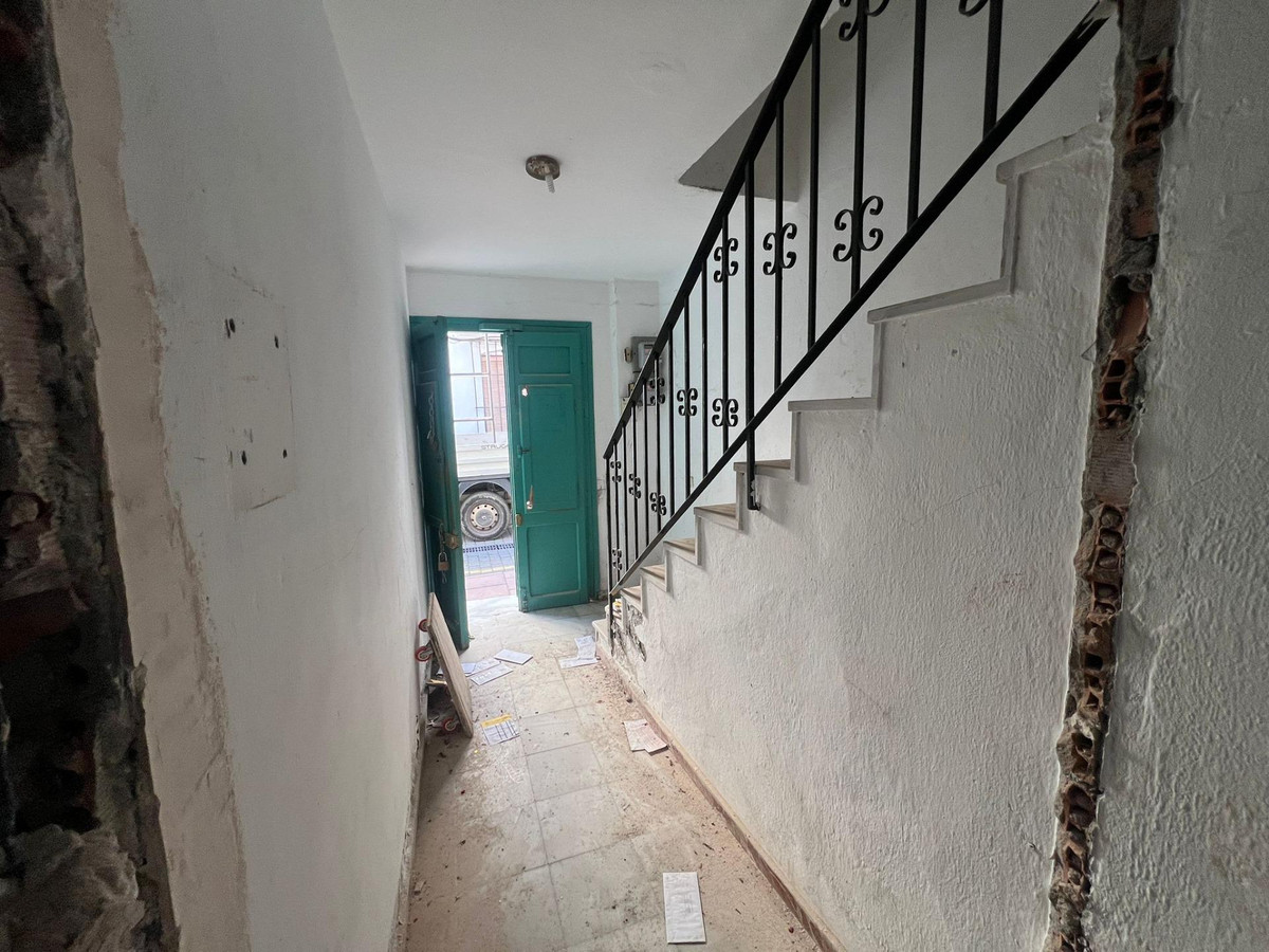 Appartement te koop in Estepona | 8 slaapkamers H5284240