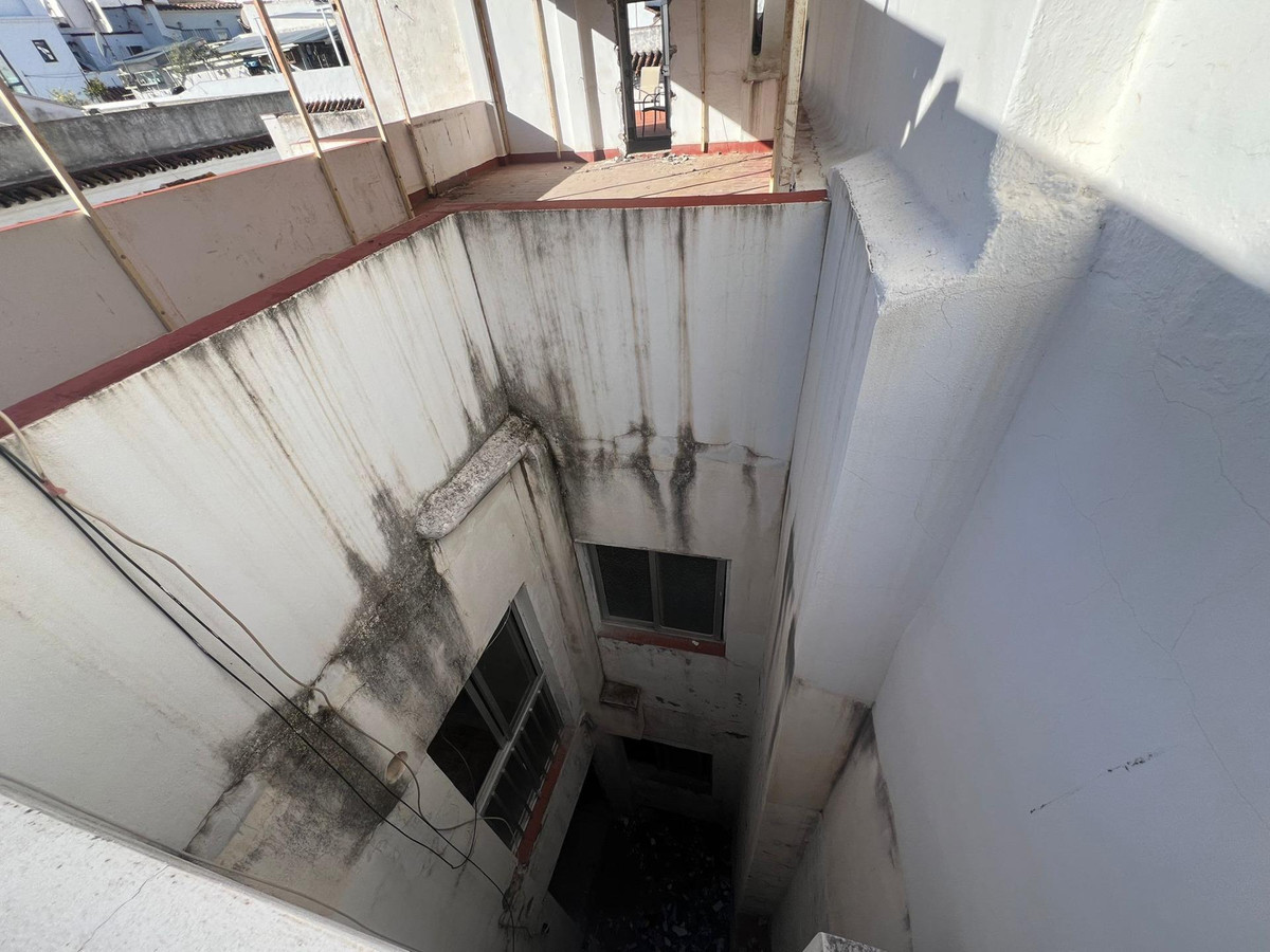 Appartement te koop in Estepona | 8 slaapkamers H5284240