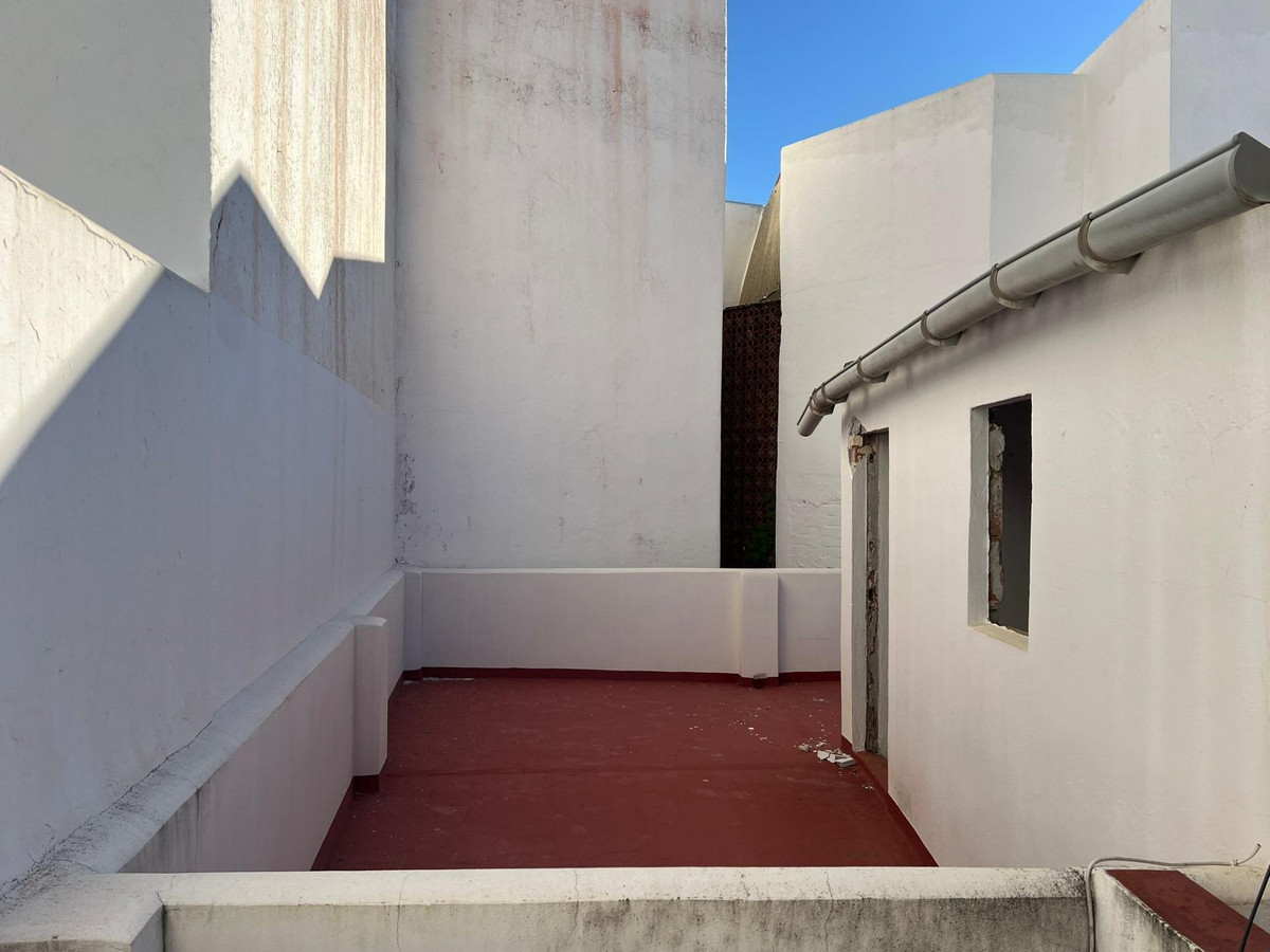 Appartement te koop in Estepona | 8 slaapkamers H5284240