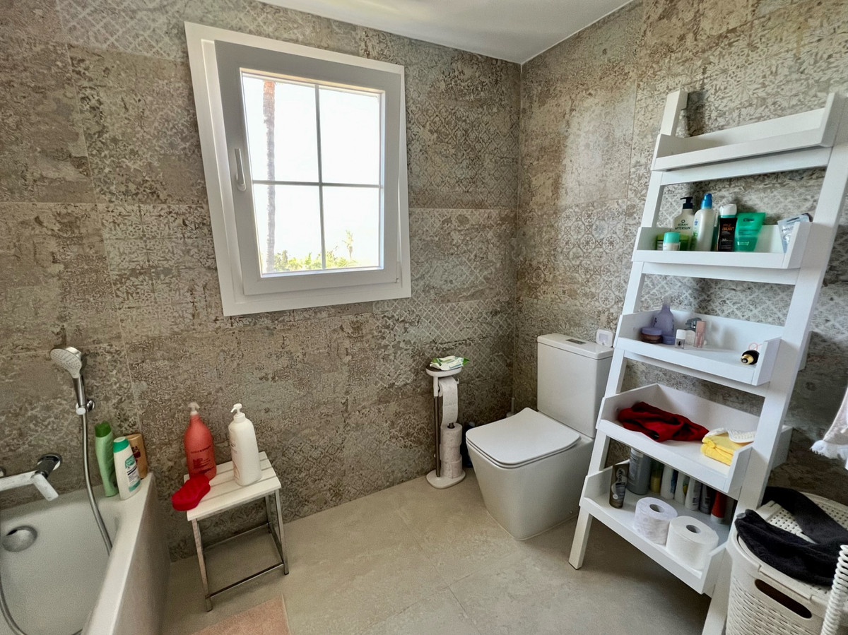 Appartement te koop in Estepona | 4 slaapkamers H5284249