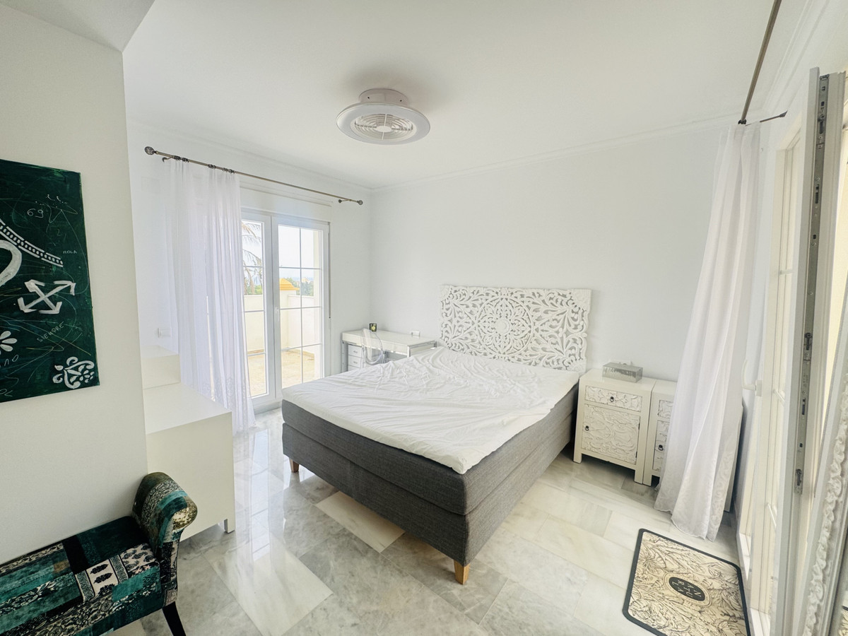 Appartement te koop in Estepona | 4 slaapkamers H5284249