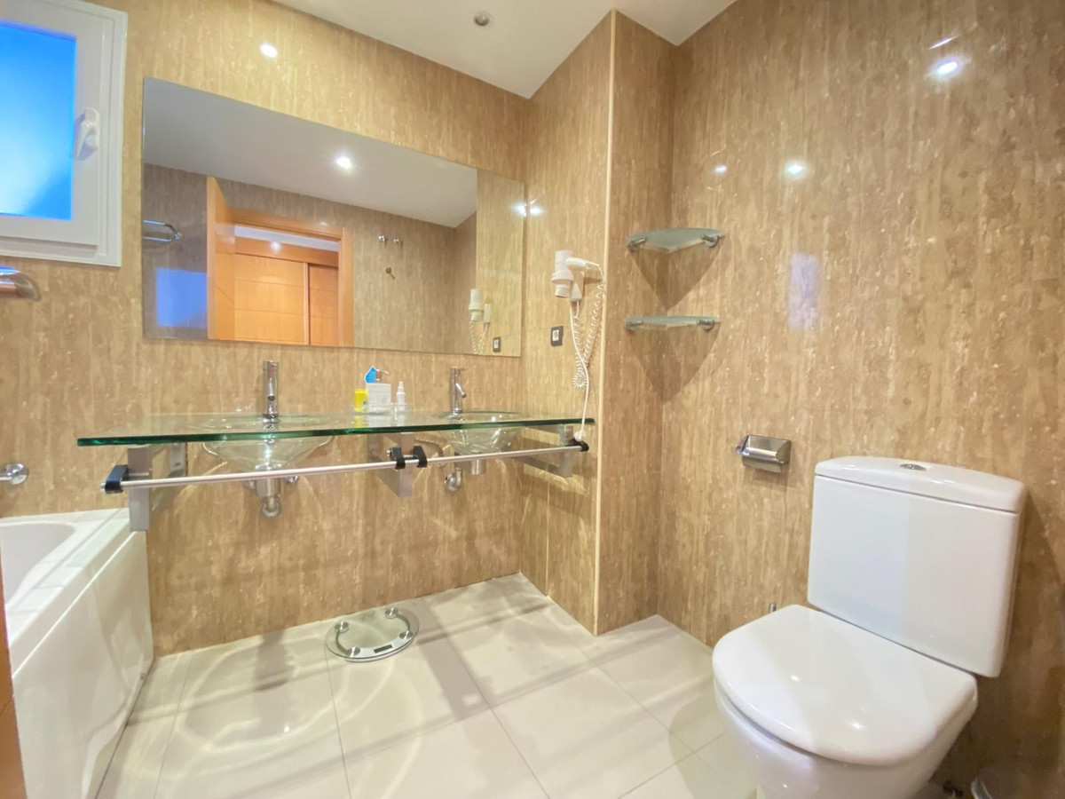 Appartement te koop in Estepona | 2 slaapkamers H5286235