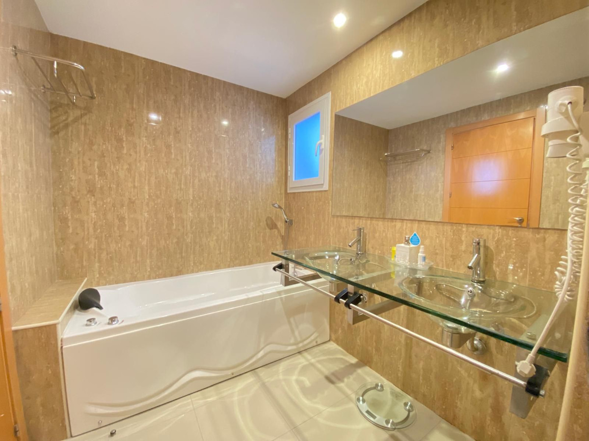 Appartement te koop in Estepona | 2 slaapkamers H5286235