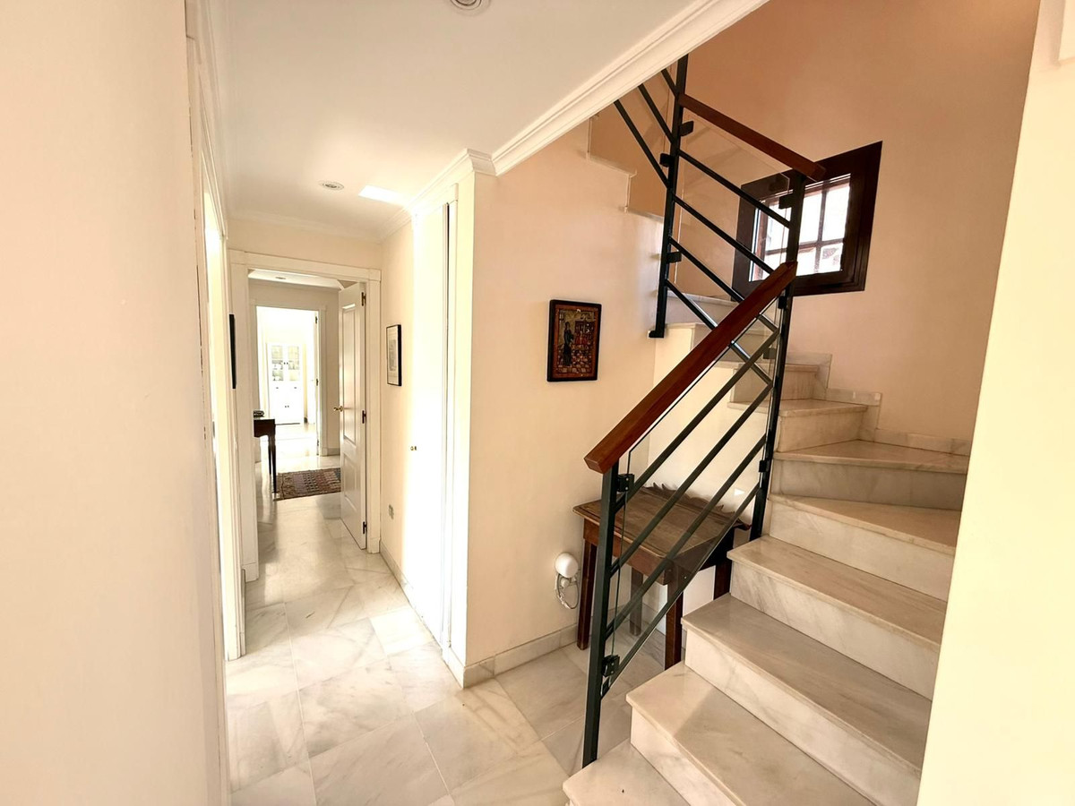 Penthouse te koop in Estepona | 5 slaapkamers H5286559