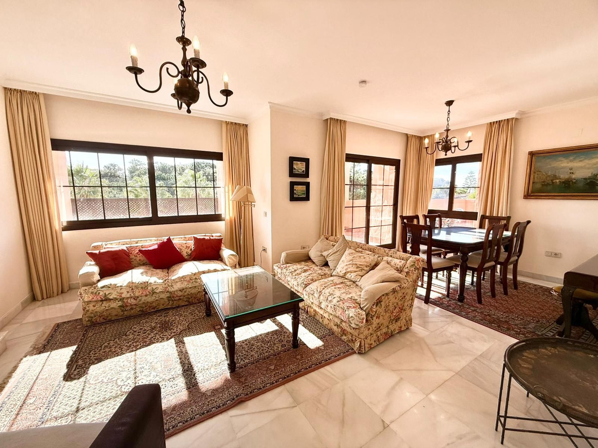 Penthouse te koop in Estepona | 5 slaapkamers H5286559